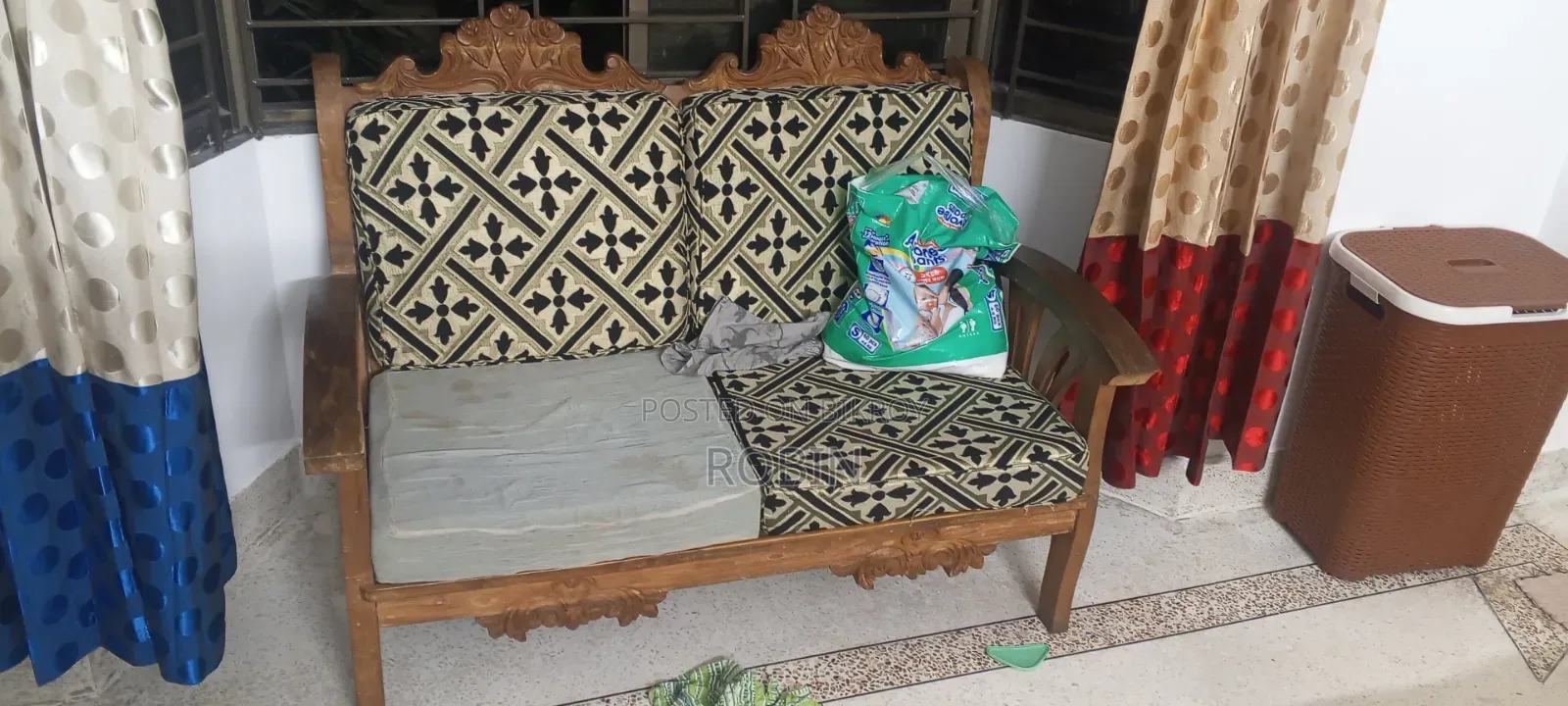 আলমিরা, ওয়ার্ড্রপ, ড্রেসিং টেবিল ও সোফা
