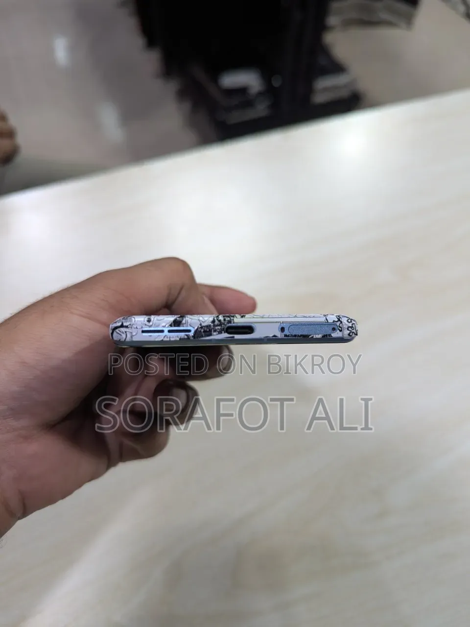 নতুন ওয়ানপ্লাস ১২আর ২৫৬ জিবি নীল