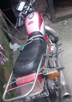 মোটরসাইকেল ২০০০ লাল