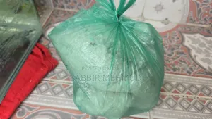 অ্যাকুরিয়াম সহ মাছ পালার সম্পূর্ণ সেট বিক্রি হবে