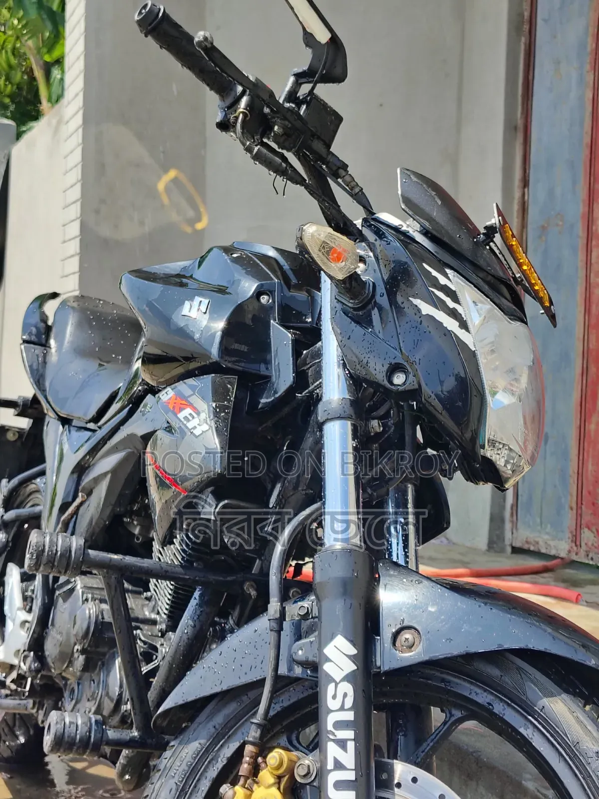 সুজুকি জিক্সার ২০১৮ কালো