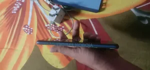 মোবাইল ফোন ৬৪ জিবি নীল