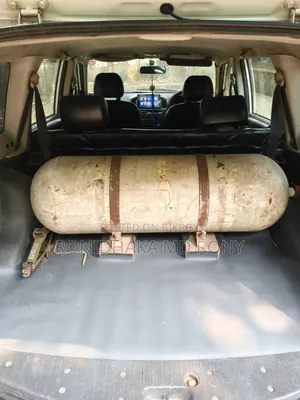 টয়োটা সাকসিড ২০০৪ সাদা