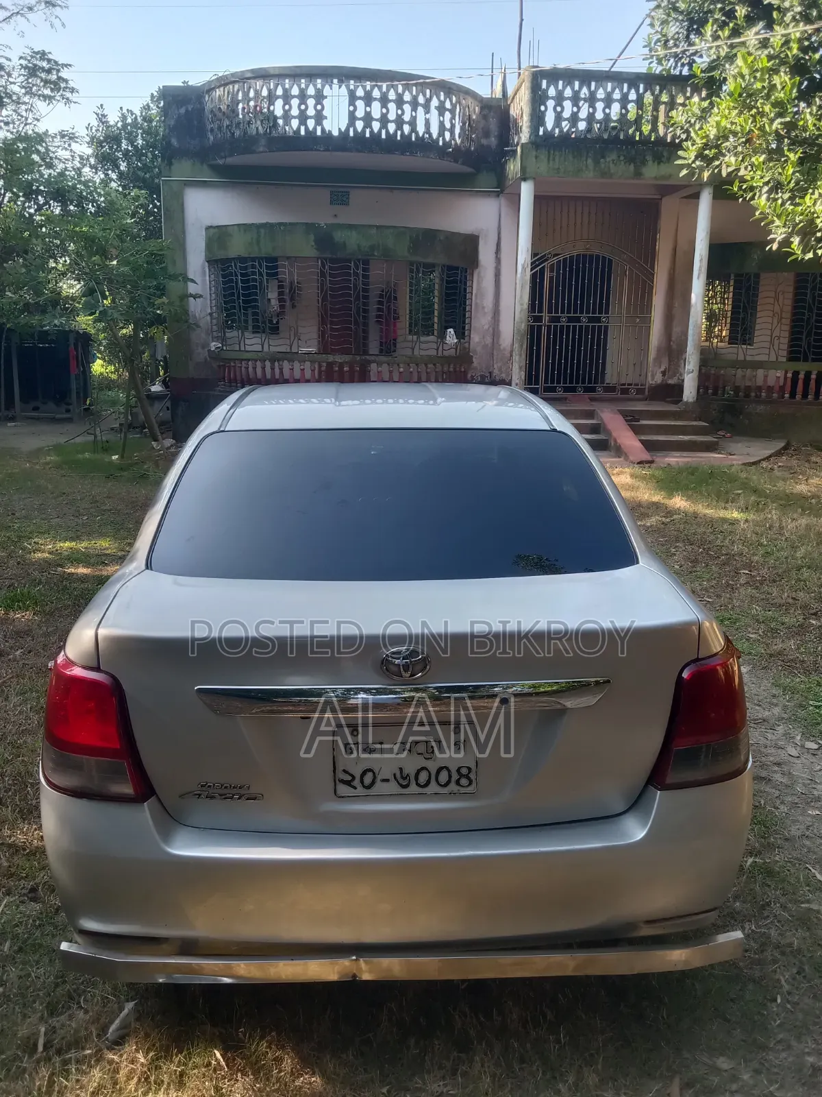 টয়োটা অ্যাক্সিও ২০১২ সিলভার