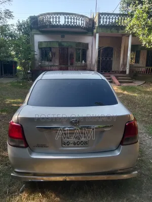 টয়োটা অ্যাক্সিও ২০১২ সিলভার