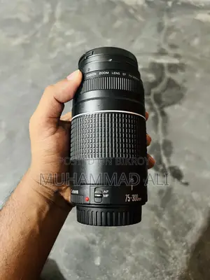 ক্যামেরা লেন্স