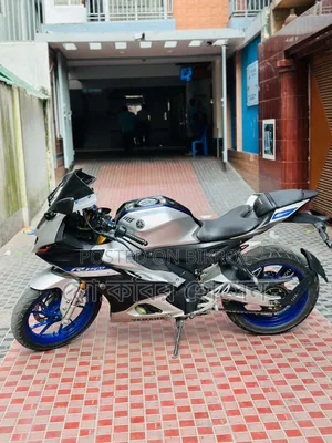 Yamaha R15M 2023 Silver