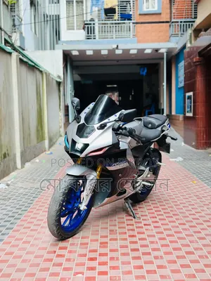 Yamaha R15M 2023 Silver