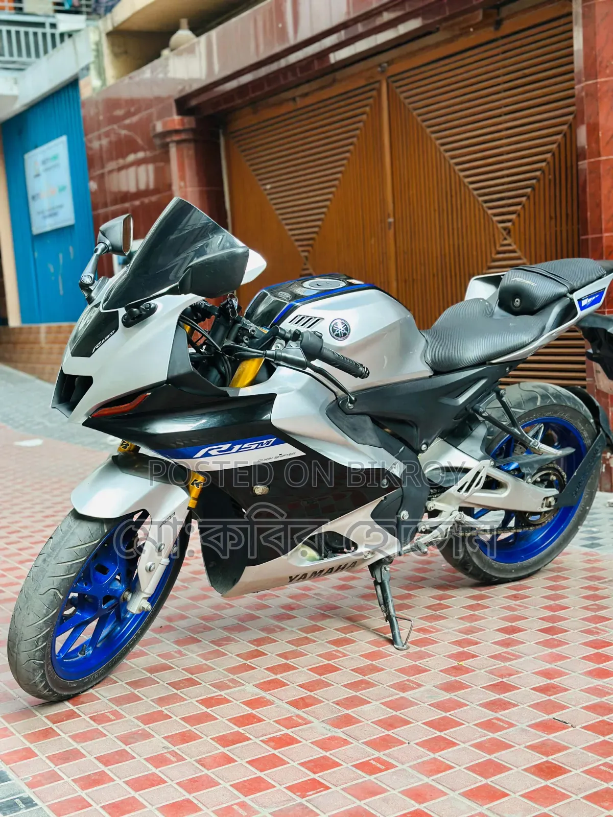 Yamaha R15M 2023 Silver