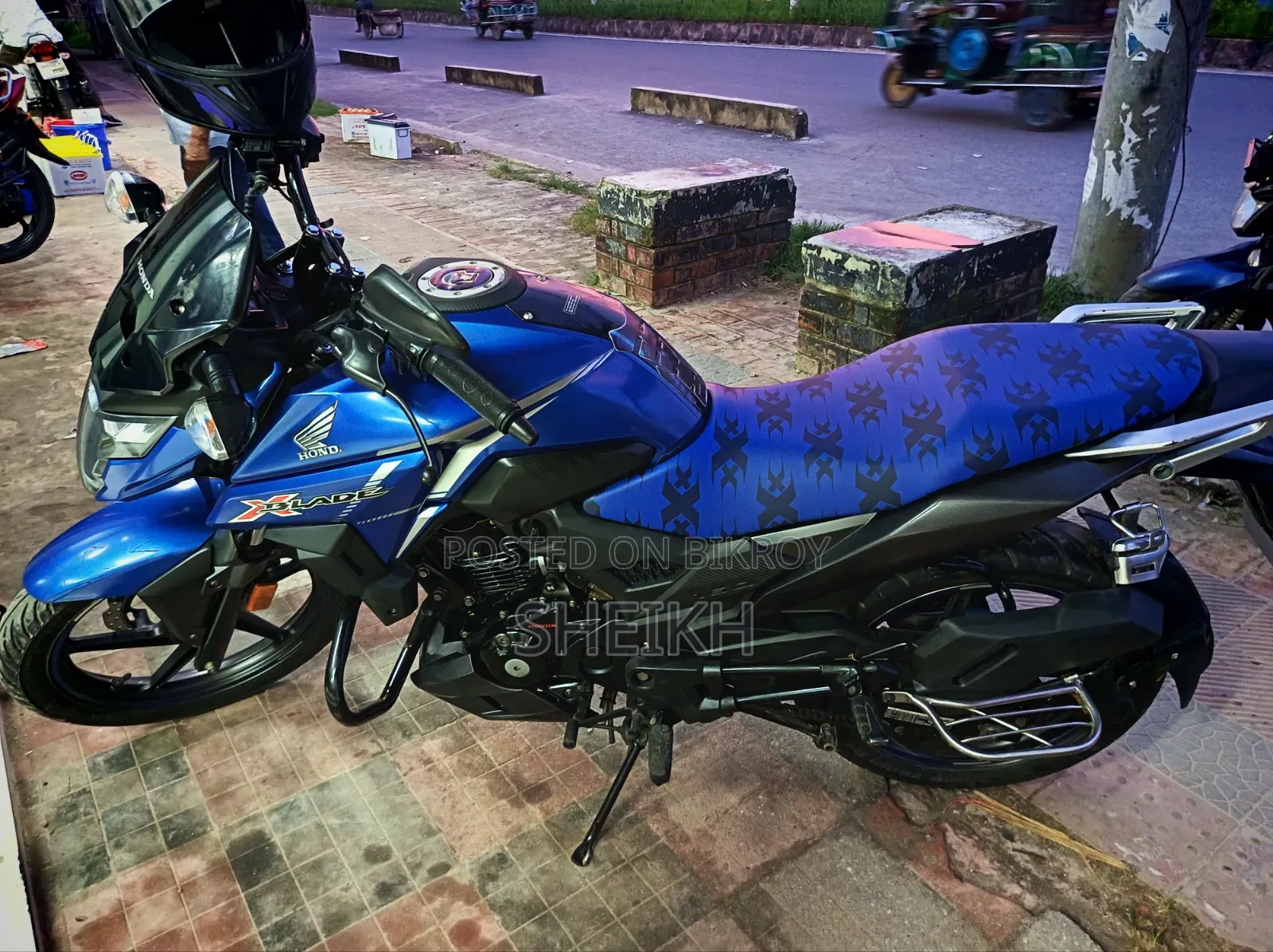 হোন্ডা এক্স-ব্লেড ১৬০ ২০২২ নীল