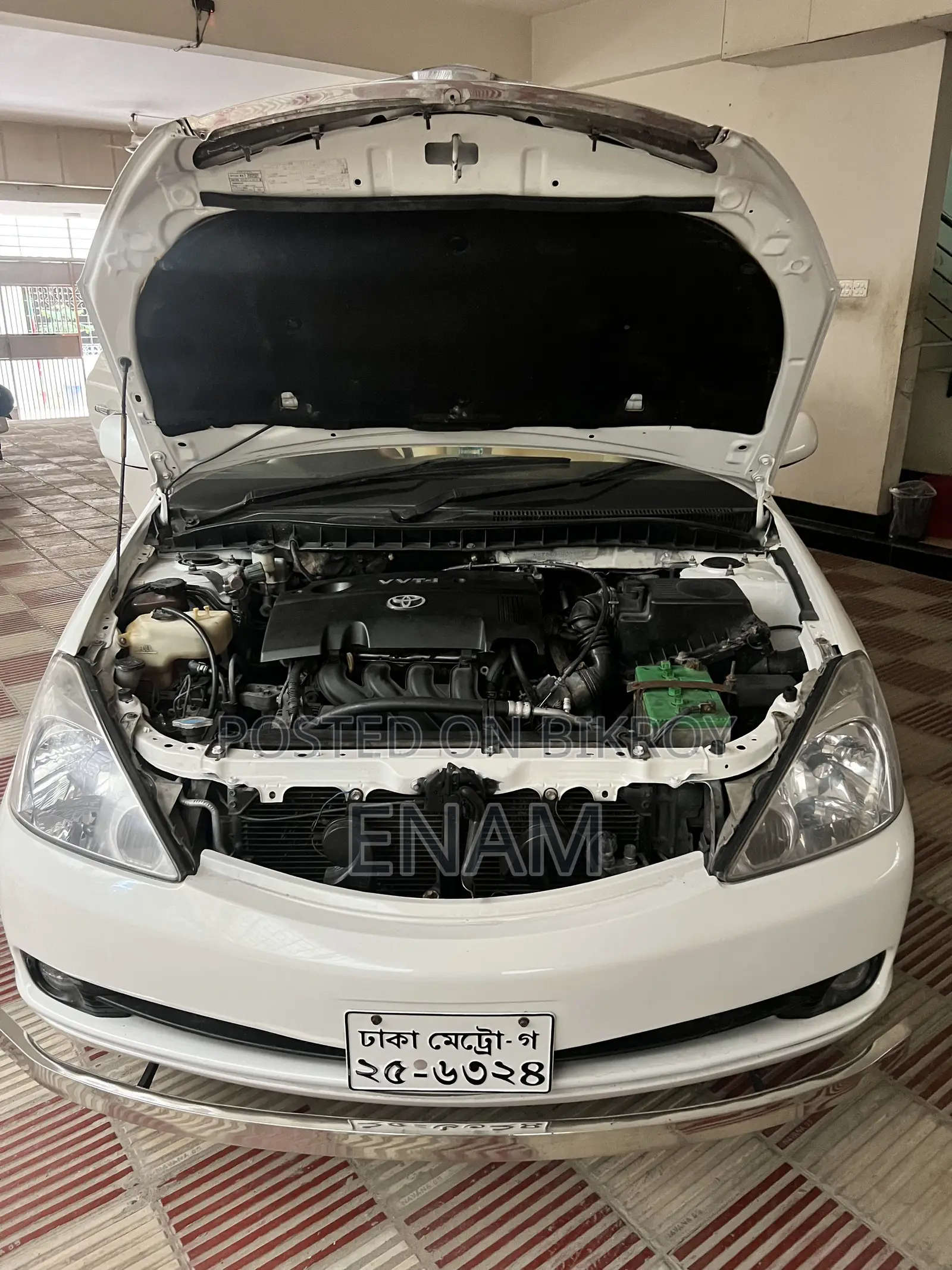 টয়োটা অ্যালিয়ন ২০০৫ সাদা