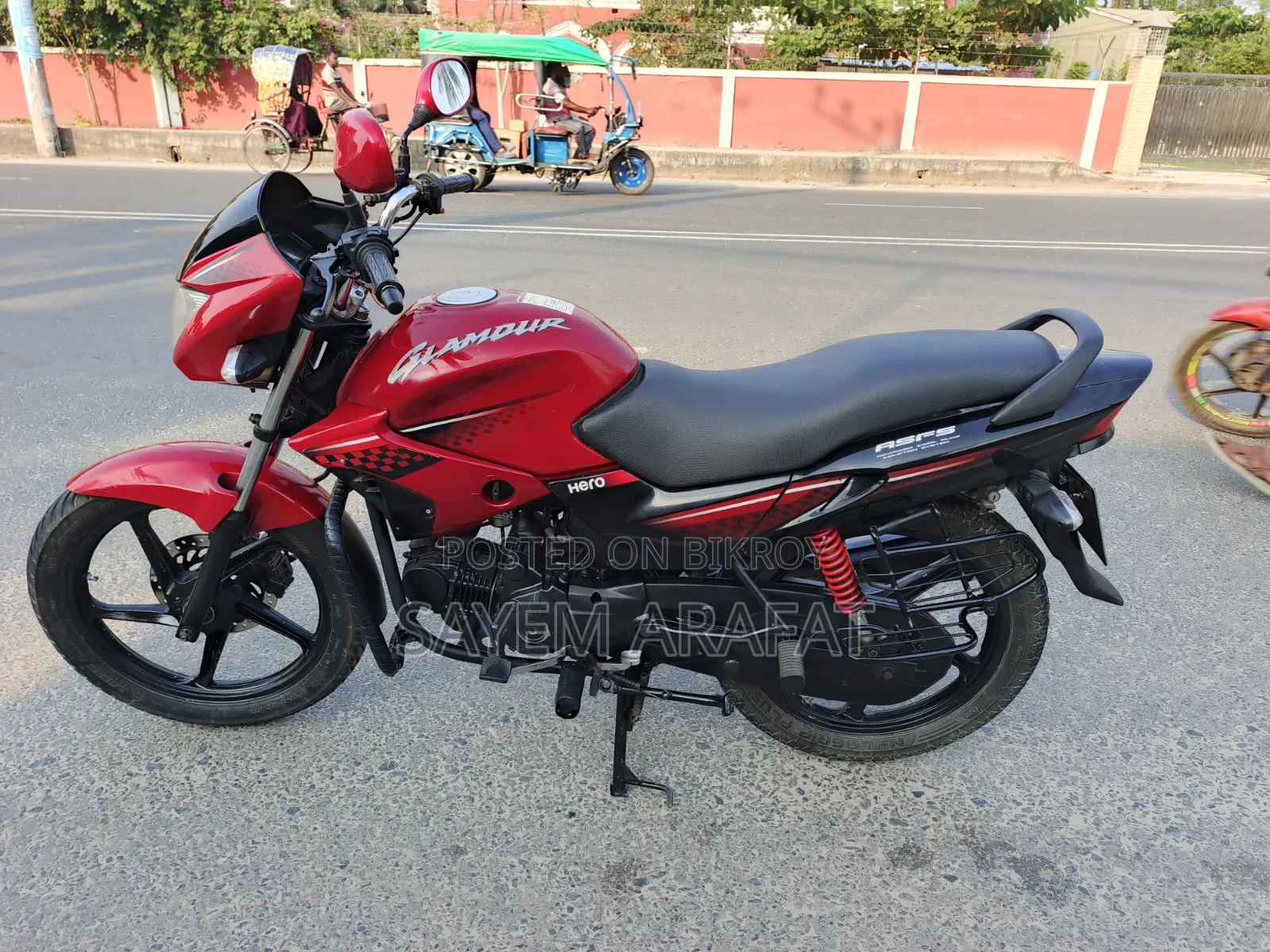 হিরো গ্ল্যামার ২০১৮ লাল