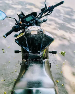 সুজুকি জিক্সার ২০২১ কালো
