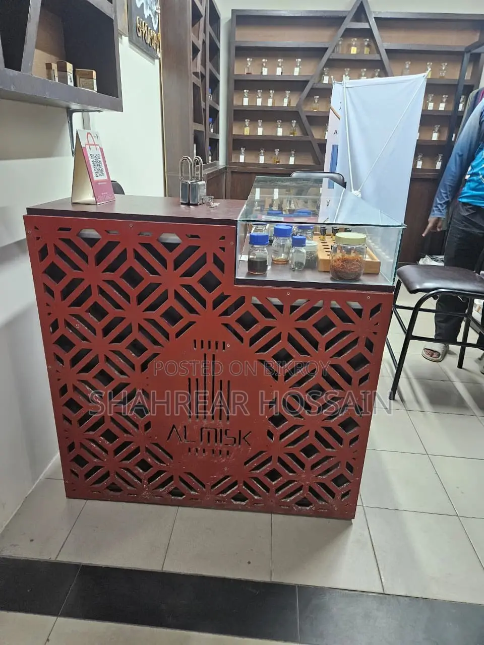 Shop's Premium Display Counter, Rack, Hanger Almirah for Sale