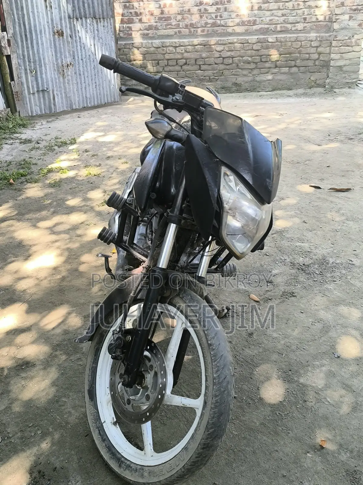 Bajaj Pulsar 135 LS ২০১৫ কালো