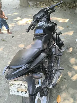 Bajaj Pulsar 135 LS ২০১৫ কালো