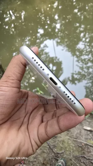 অ্যাপল আইফোন ১১ ৬৪ জিবি হোয়াইট