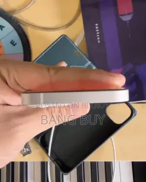 অ্যাপল আইফোন ১৩ ২৫৬ জিবি হোয়াইট