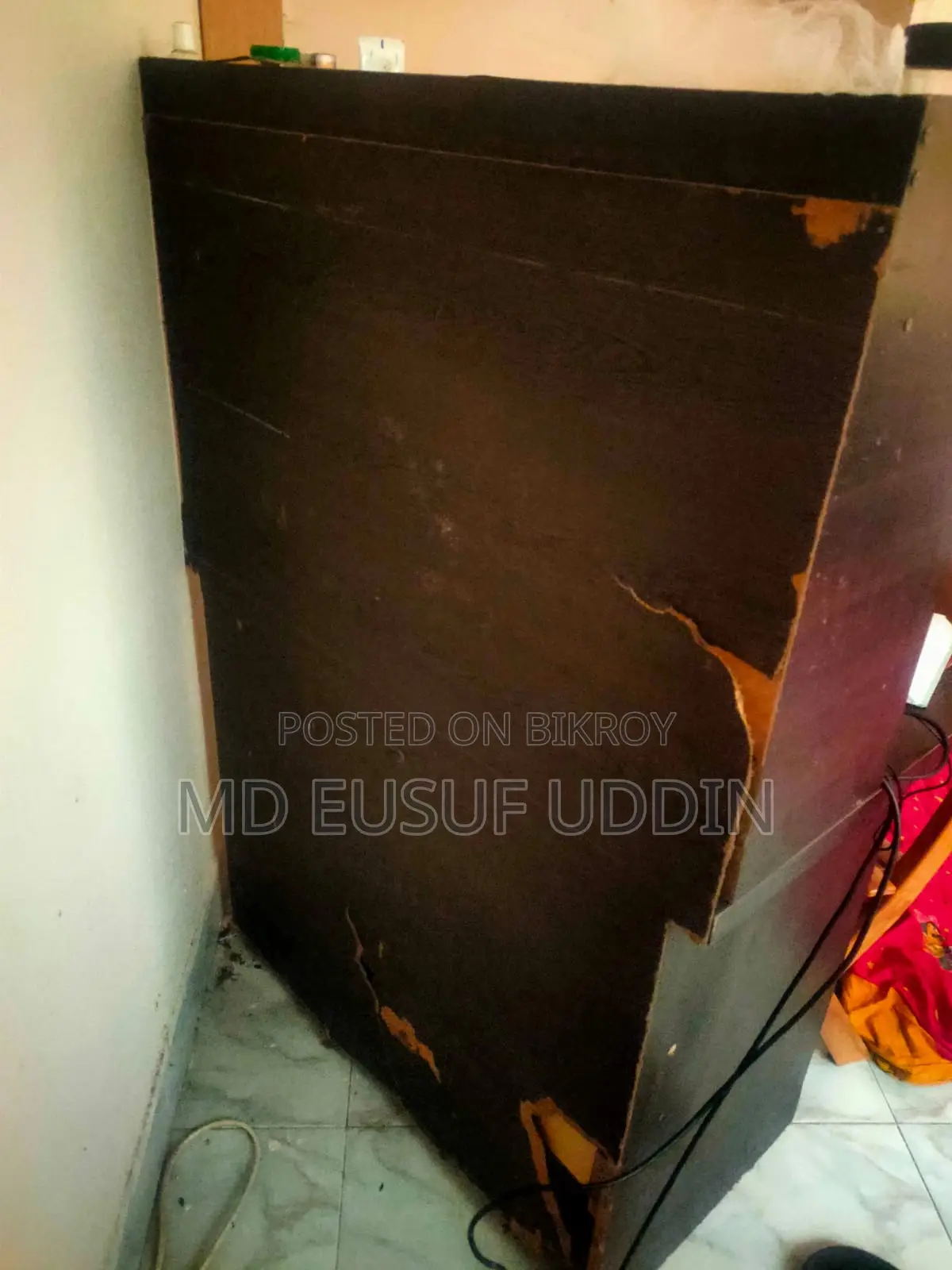 চেয়ার ও টেবিল বিক্রি হবে