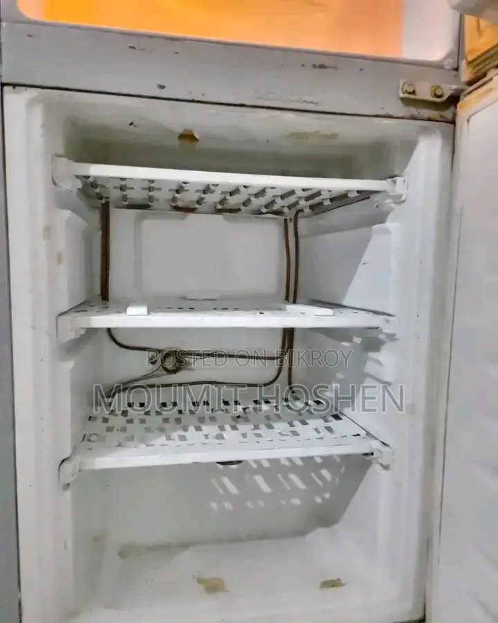 জরুরি ভিত্তিতে সেল হবে: রানিং ফ্রিজ (কম দামে)