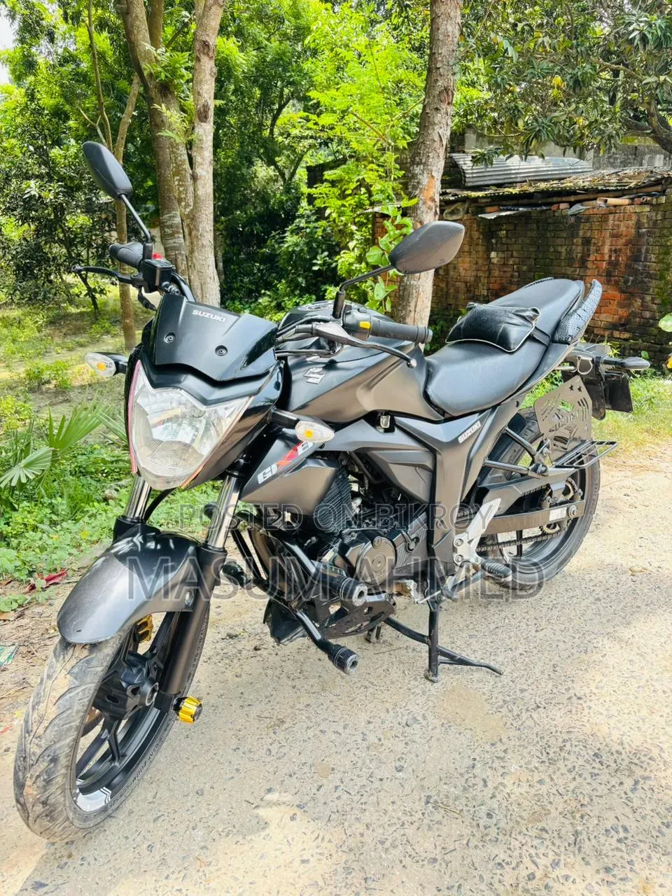সুজুকি জিক্সার ২০২৩ কালো
