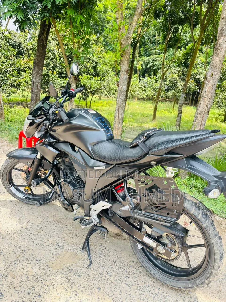 সুজুকি জিক্সার ২০২৩ কালো