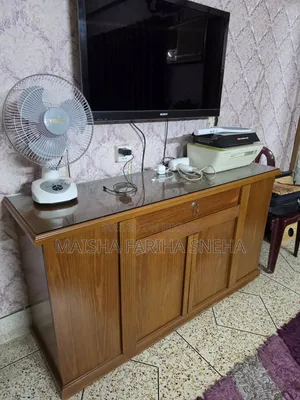 টিভি ক্যাবিনেট/ ডিনার অর্গানাইজার/ ড্রেসার। প্রসেসড কাঠের তৈরি।