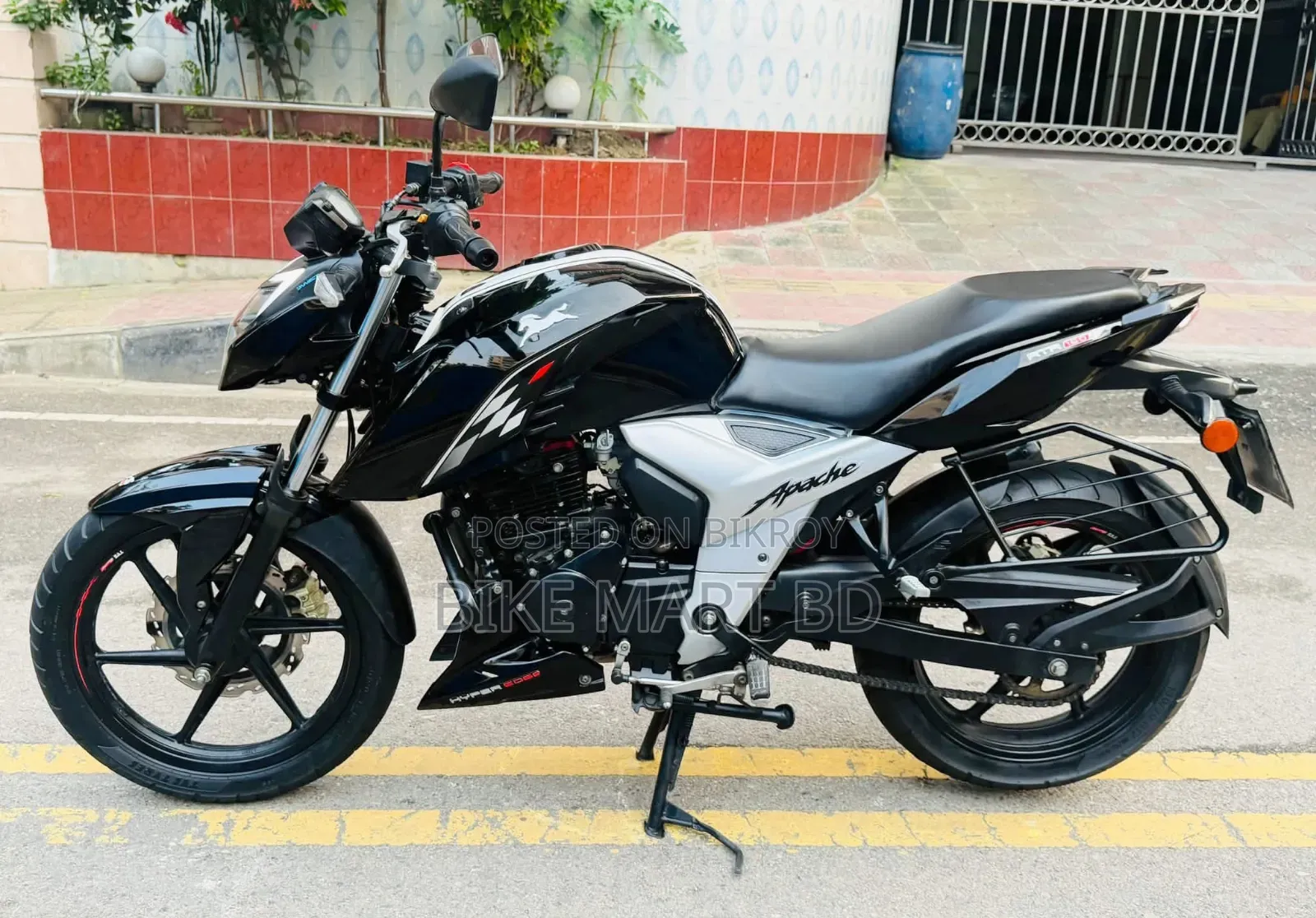TVS Apache 160 4V 2021 Black