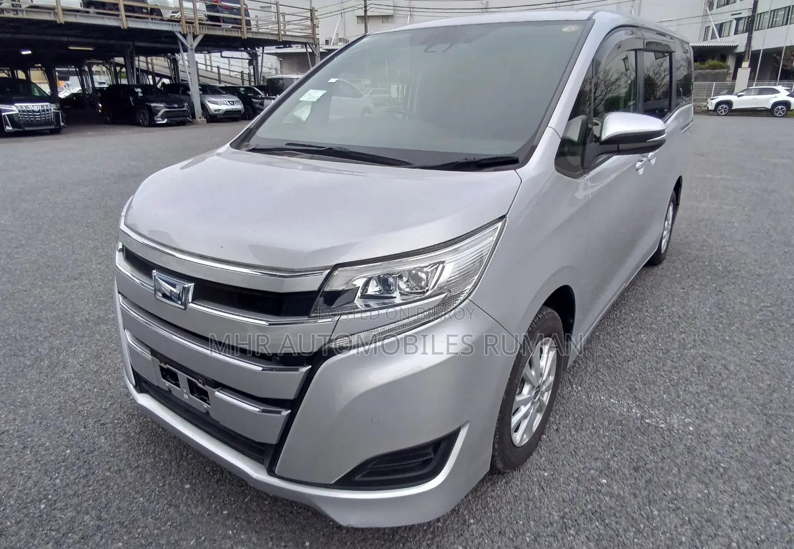 Toyota Noah 1.8 Front-Wheel Drive Hybrid (7 Seater) 2021 Silver