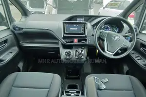 Toyota Noah 1.8 Front-Wheel Drive Hybrid (7 Seater) 2021 Silver