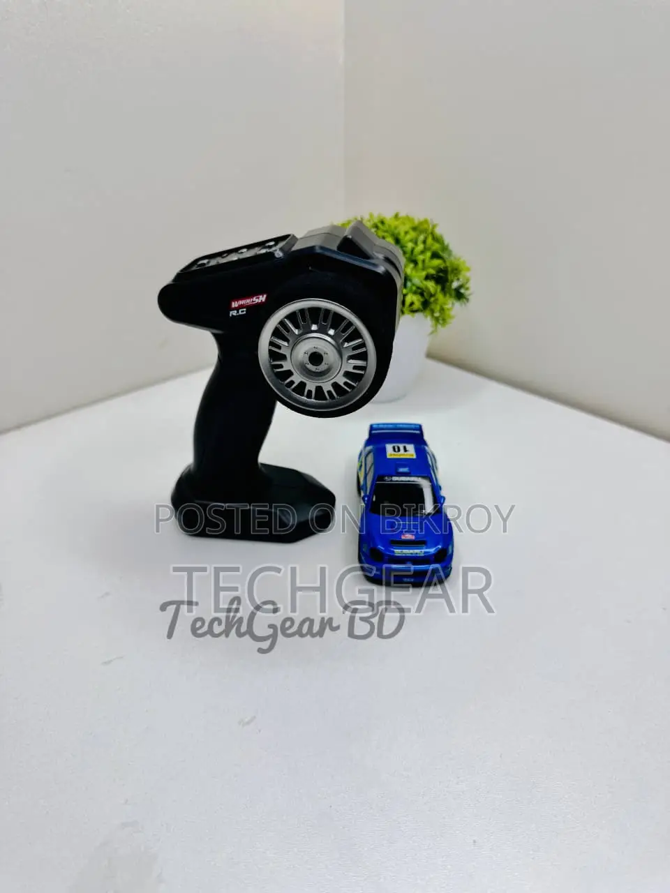1:43 Scale 4-Wheel Drive Remote Control Drift Car