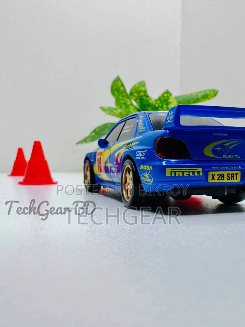 1:43 Scale 4-Wheel Drive Remote Control Drift Car