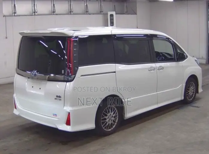 Toyota Noah 2021 Pearl