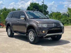 Mitsubishi Pajero Sport 2014 Brown
