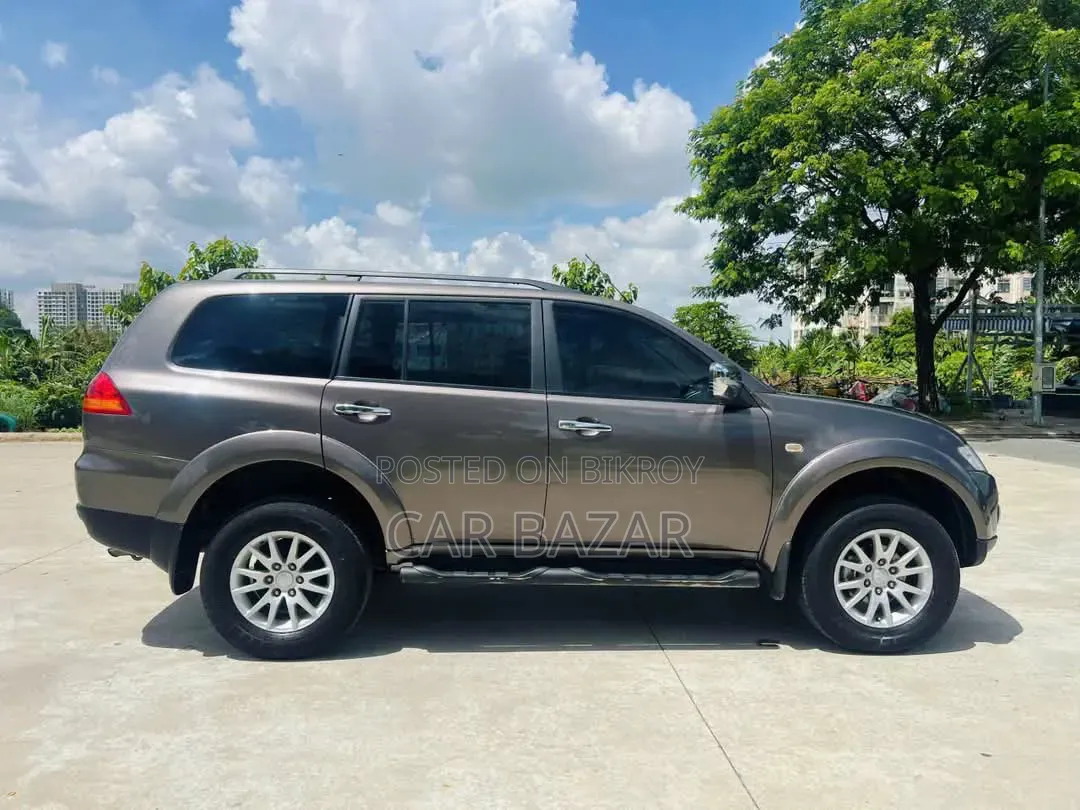 Mitsubishi Pajero Sport 2014 Brown