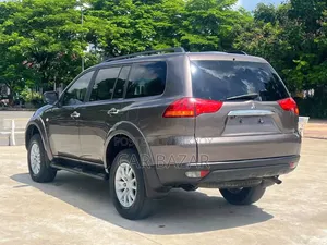 Mitsubishi Pajero Sport 2014 Brown
