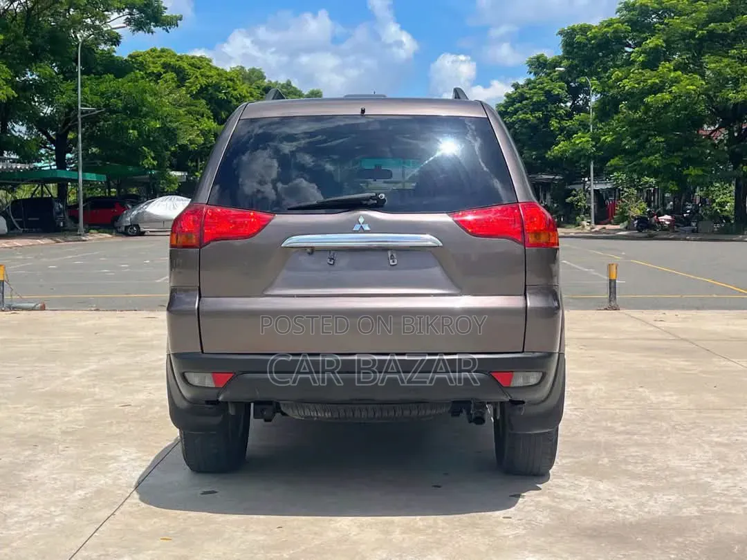 Mitsubishi Pajero Sport 2014 Brown