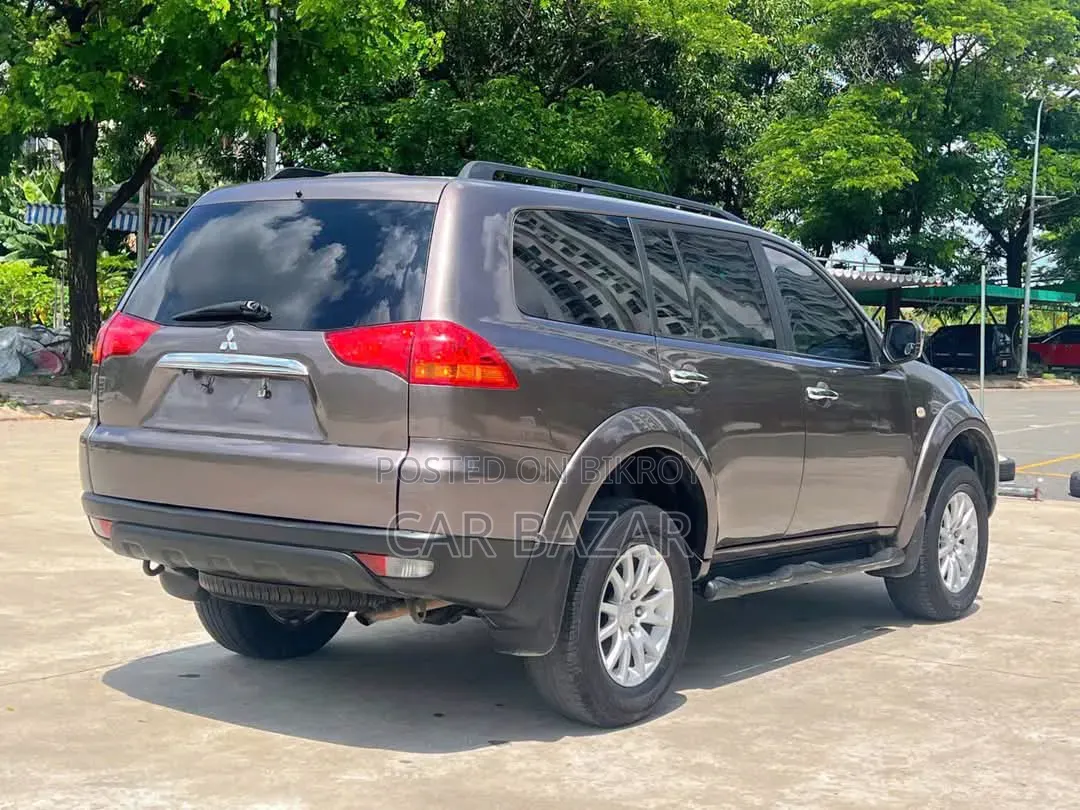 Mitsubishi Pajero Sport 2014 Brown