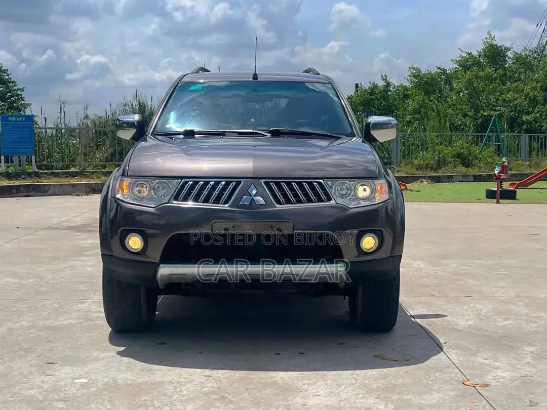 Mitsubishi Pajero Sport 2014 Brown