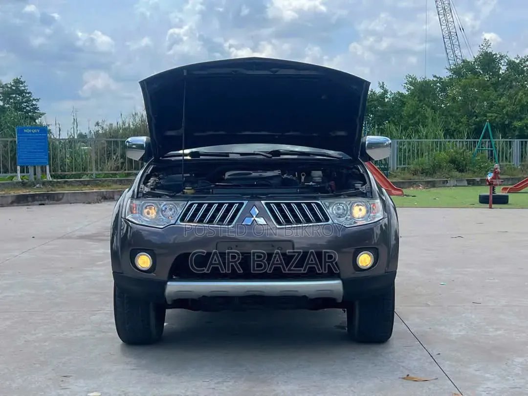 Mitsubishi Pajero Sport 2014 Brown