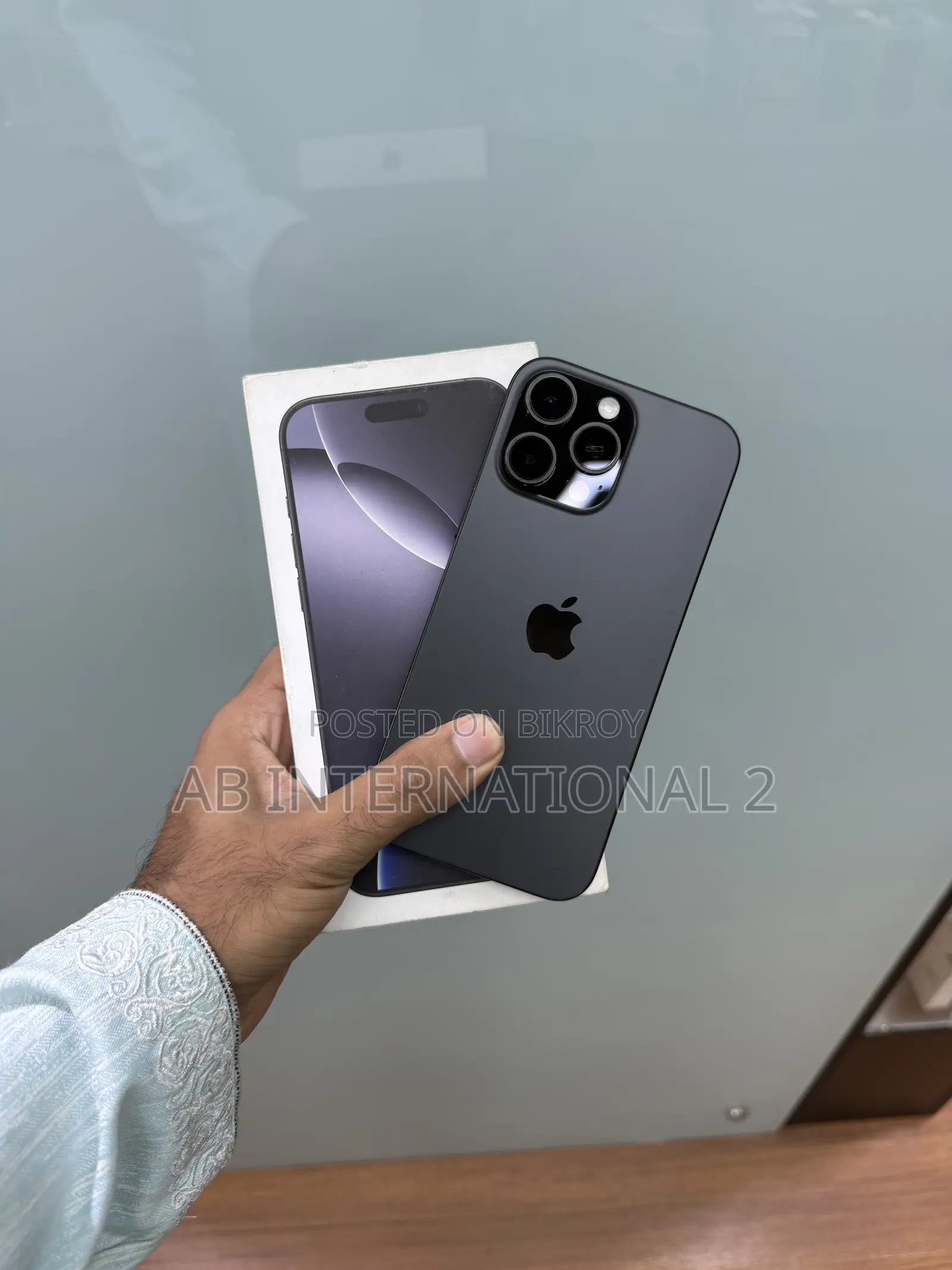 Apple iPhone 16 Pro Max 1 TB কালো