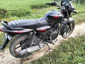 বাজাজ ডিসকভার ১৩৫ ২০১০ কালো