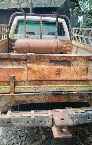 বিক্রির জন্য পুরনো ট্রাক