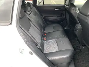 টয়োটা করোল্লা ক্রস ২০২২ পার্ল