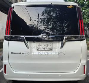 টয়োটা এসকুইয়ার ২০২০ পার্ল