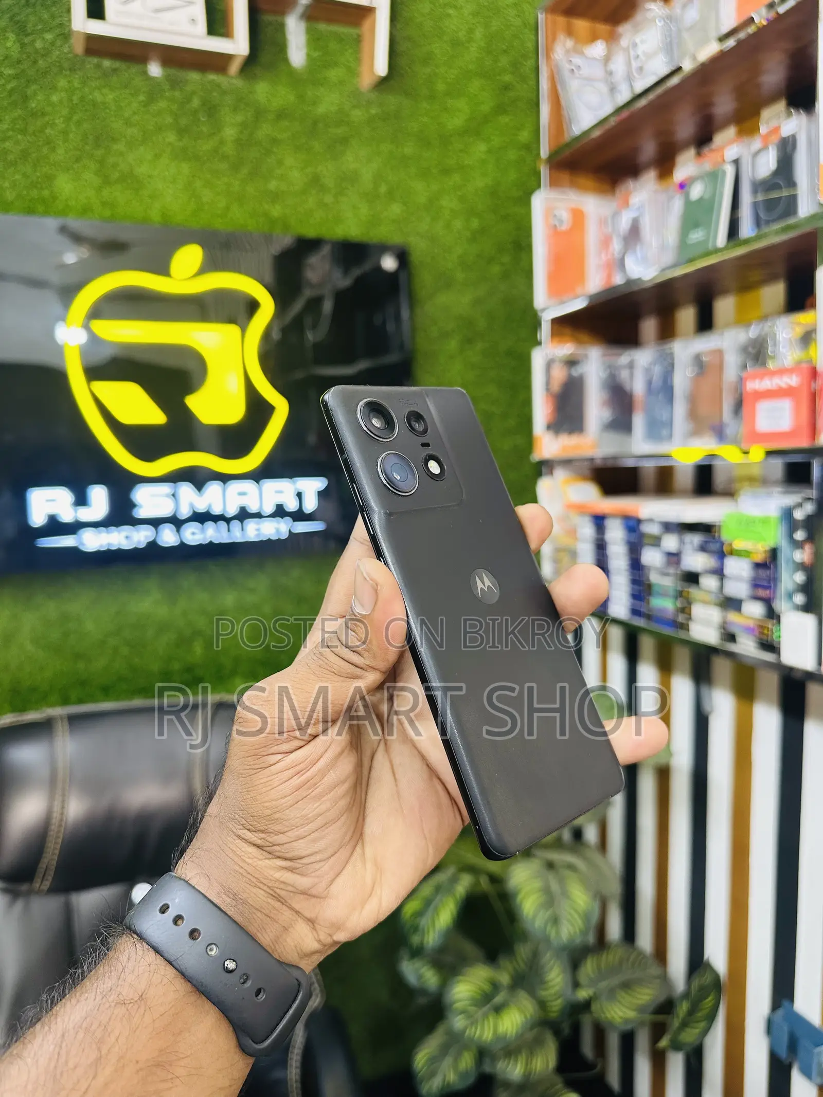 মোটোরোলা এজ ৫০ প্রো ২৫৬ জিবি ব্ল্যাক