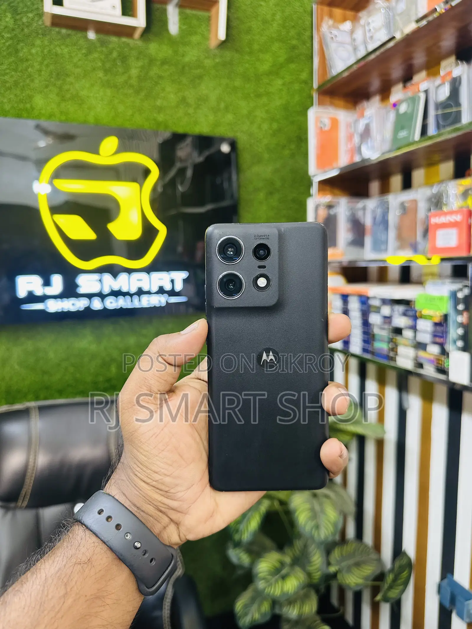 মোটোরোলা এজ ৫০ প্রো ২৫৬ জিবি ব্ল্যাক