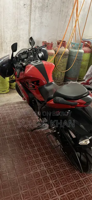 সুজুকি জিক্সার এসএফ ২০২২ লাল