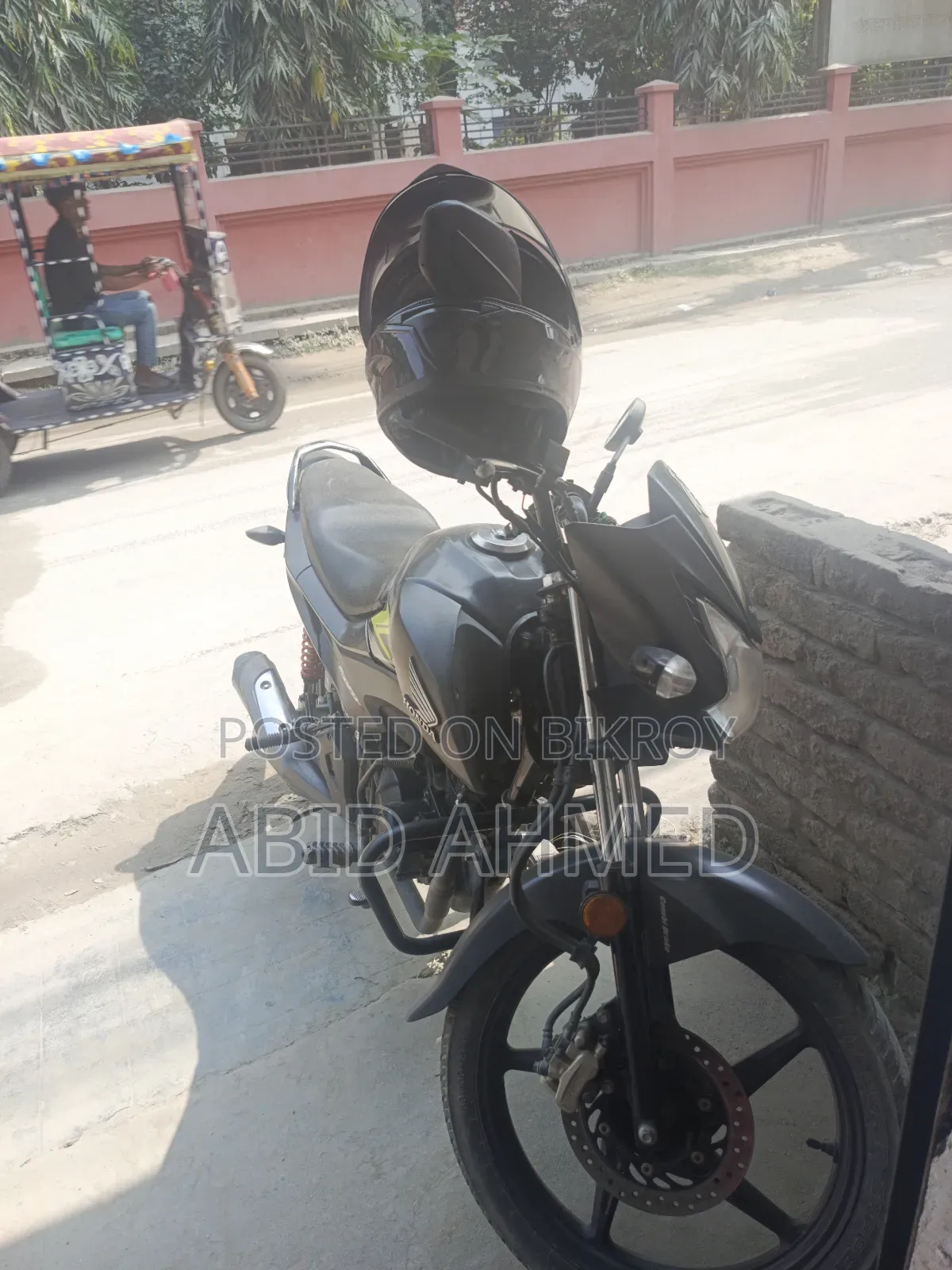 হোন্ডা লিভো ২০২৩ কালো
