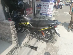 হোন্ডা লিভো ২০২৩ কালো